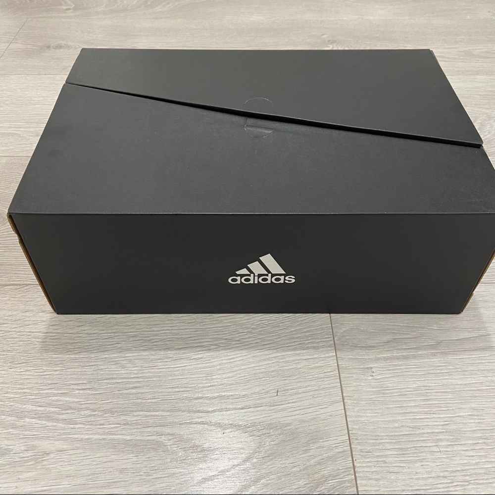 Black Adidas Ultraboost BB6166 - Picture 7 of 9